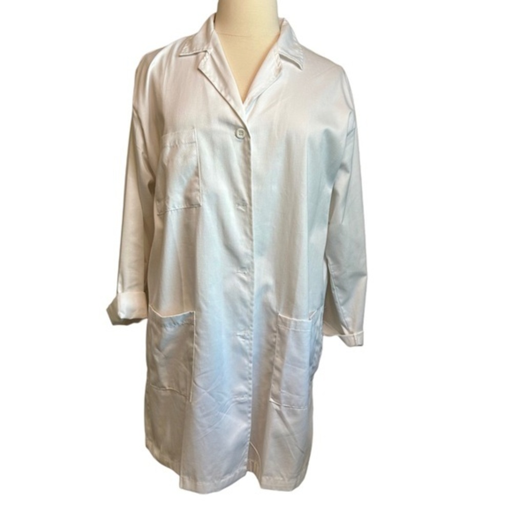 Like New White Button-Up Lab Coat